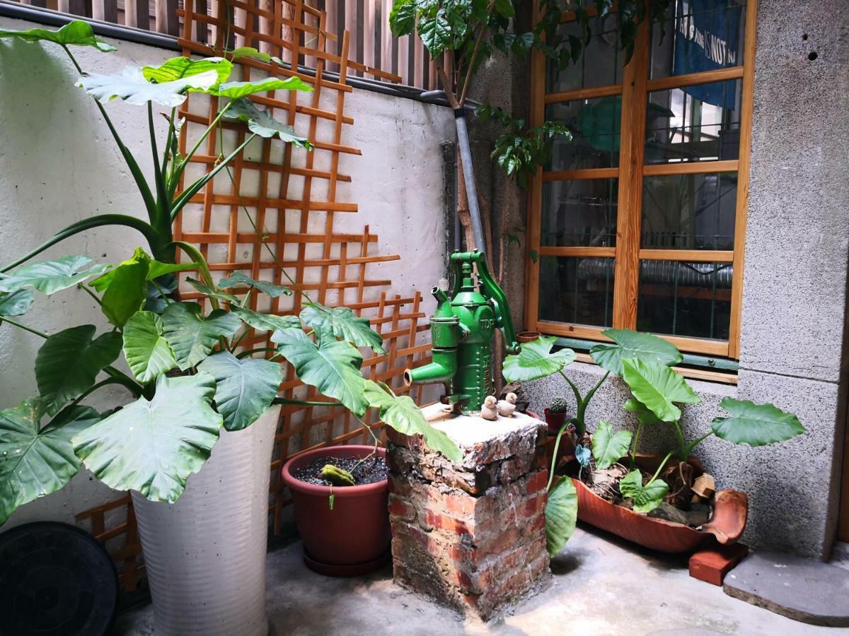 Honey House Tainan Bed & Breakfast Ngoại thất bức ảnh
