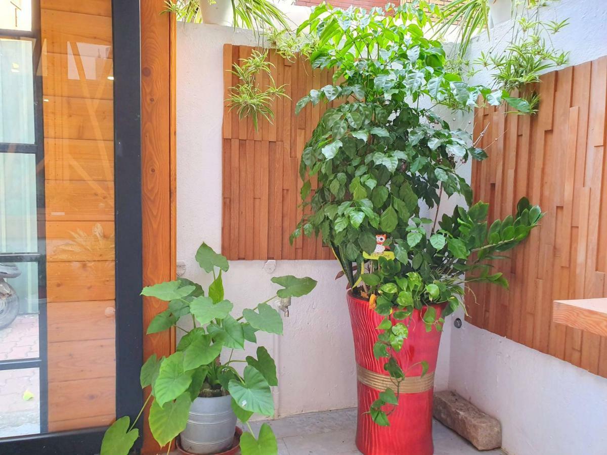 Honey House Tainan Bed & Breakfast Ngoại thất bức ảnh